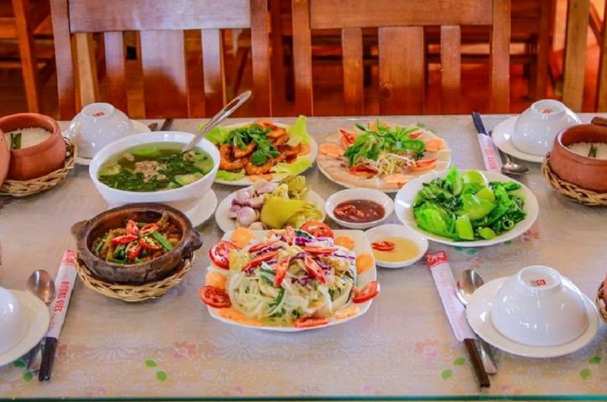 Nhà hàng cơm niêu Hương Việt