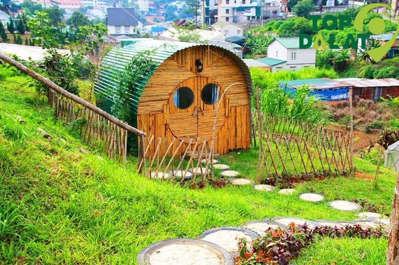 Hobbit Village – Ngôi Làng Cổ Tích Bên Sườn Đồi