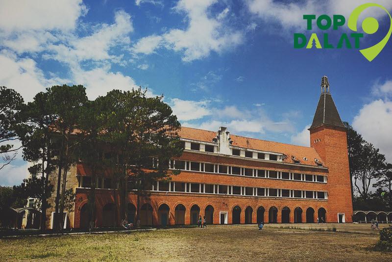 Vị trí và cơ sở vật chất của Yersin Đà Lạt