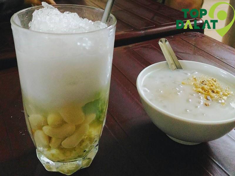 Chè bưởi và chè thập cẩm tại quán chè Hé