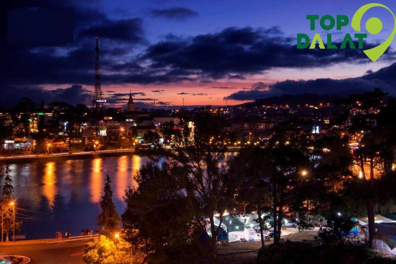 View triệu like - Ngắm nhìn Hồ Xuân Hương vào ban đêm