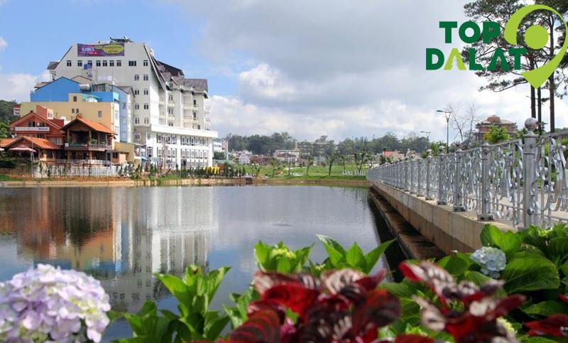 Kings Hotel Đà Lạt - vị trí vàng bên Hồ Xuân Hương