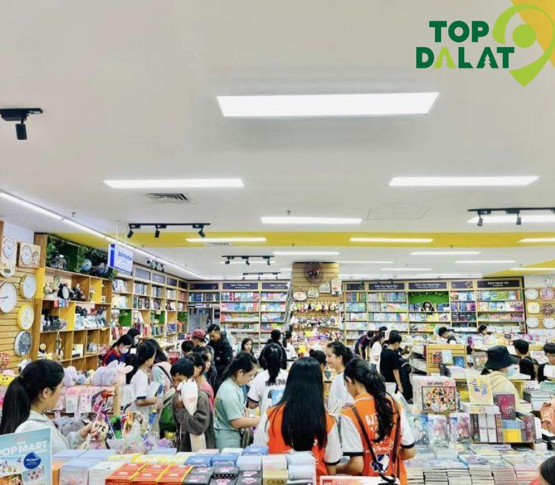 Đa dạng sản phẩm học sinh – sinh viên với giá cả hợp lý