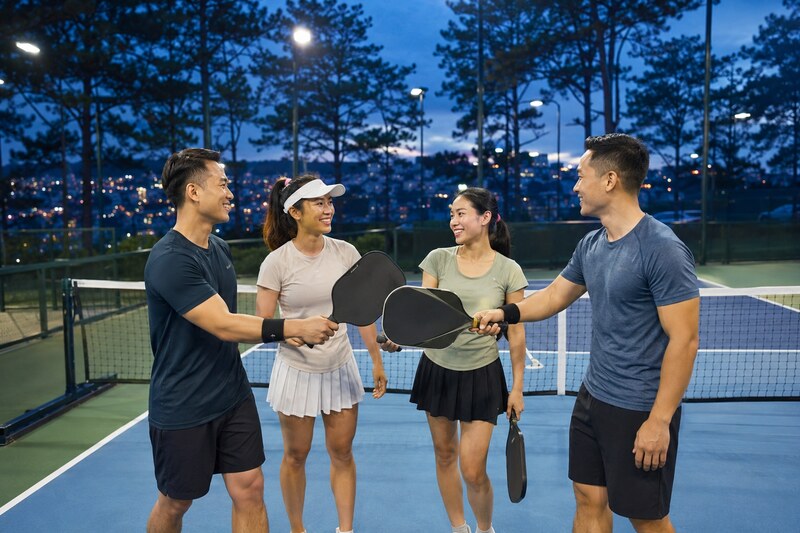 Chơi Pickleball buổi tối tại Đà Lạt