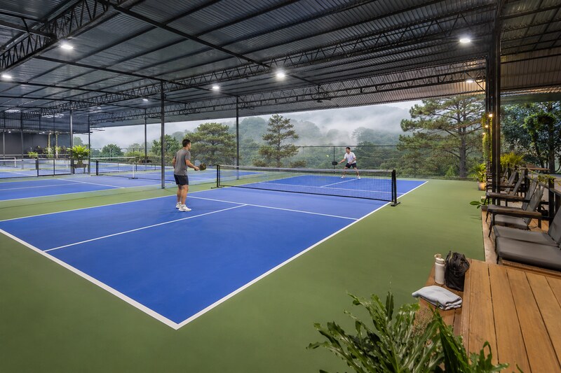 Sân Pickleball có mái che tại Đà Lạt